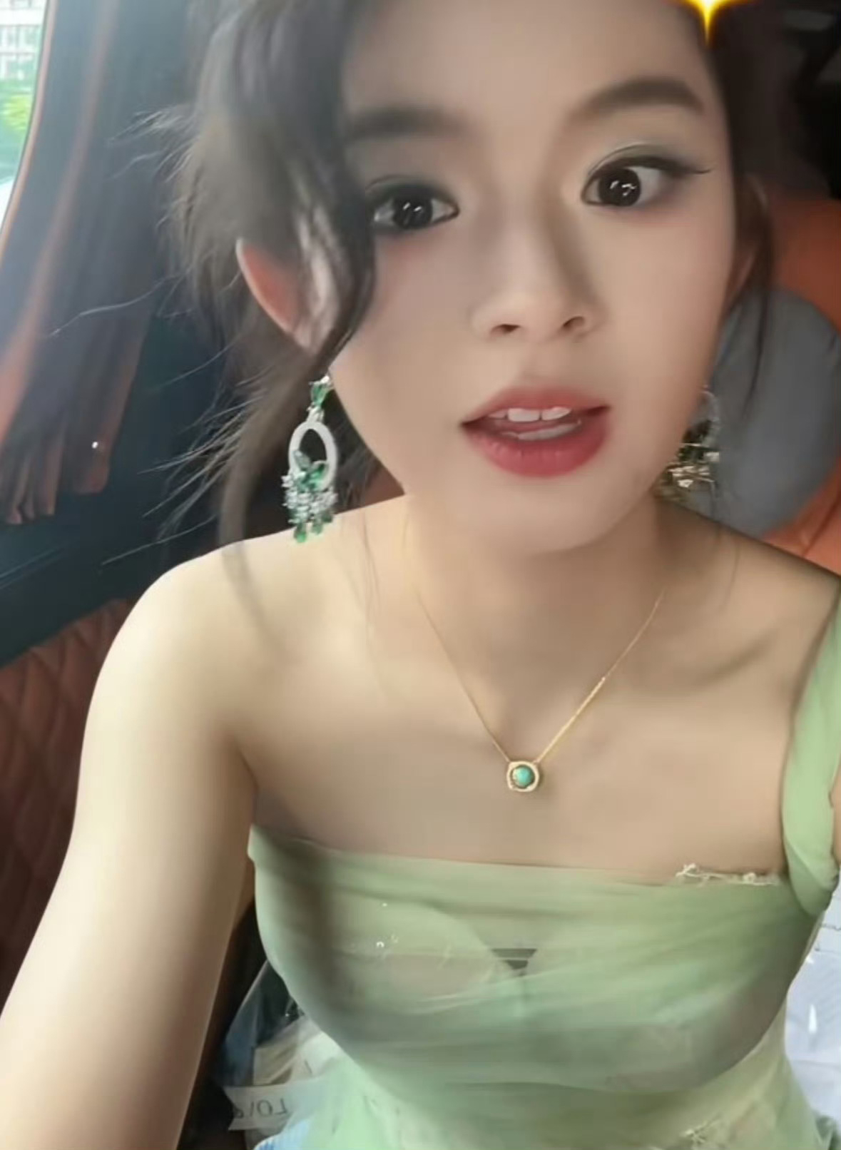 Ai c&oacute; ngờ nữ diễn vi&ecirc;n 2K7 xinh hơn Hoa hậu lại th&ecirc; thảm thế n&agrave;y sau khi khoe khoang 1 đ&ocirc;i b&ocirc;ng tai 8 tỷ- Ảnh 4.