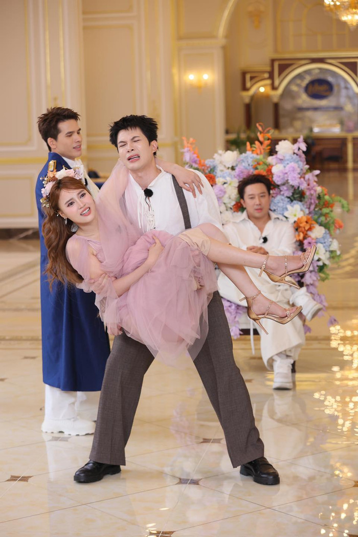 Mỹ nhân là crush quốc dân của showbiz Việt: ISAAC - Binz khen đẹp nức nở, Anh Tú Atus vừa nhìn vào mắt đã yêu- Ảnh 2.