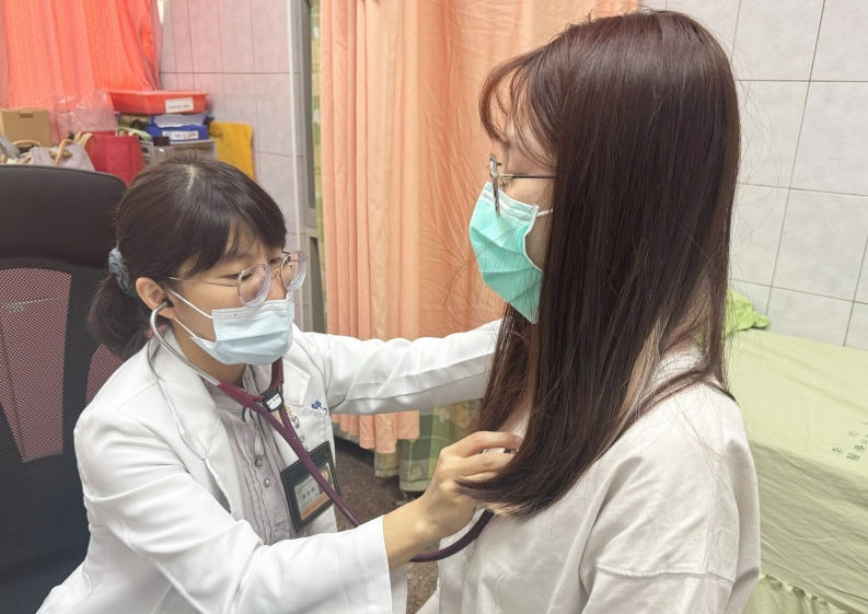 Ng&agrave;y c&agrave;ng nhiều người tử vong v&igrave; ung thư phổi, b&aacute;c sĩ n&oacute;i thẳng: 4 việc l&agrave;m buổi s&aacute;ng "ph&aacute; phổi" nhanh hơn h&uacute;t thuốc - Ảnh 5.