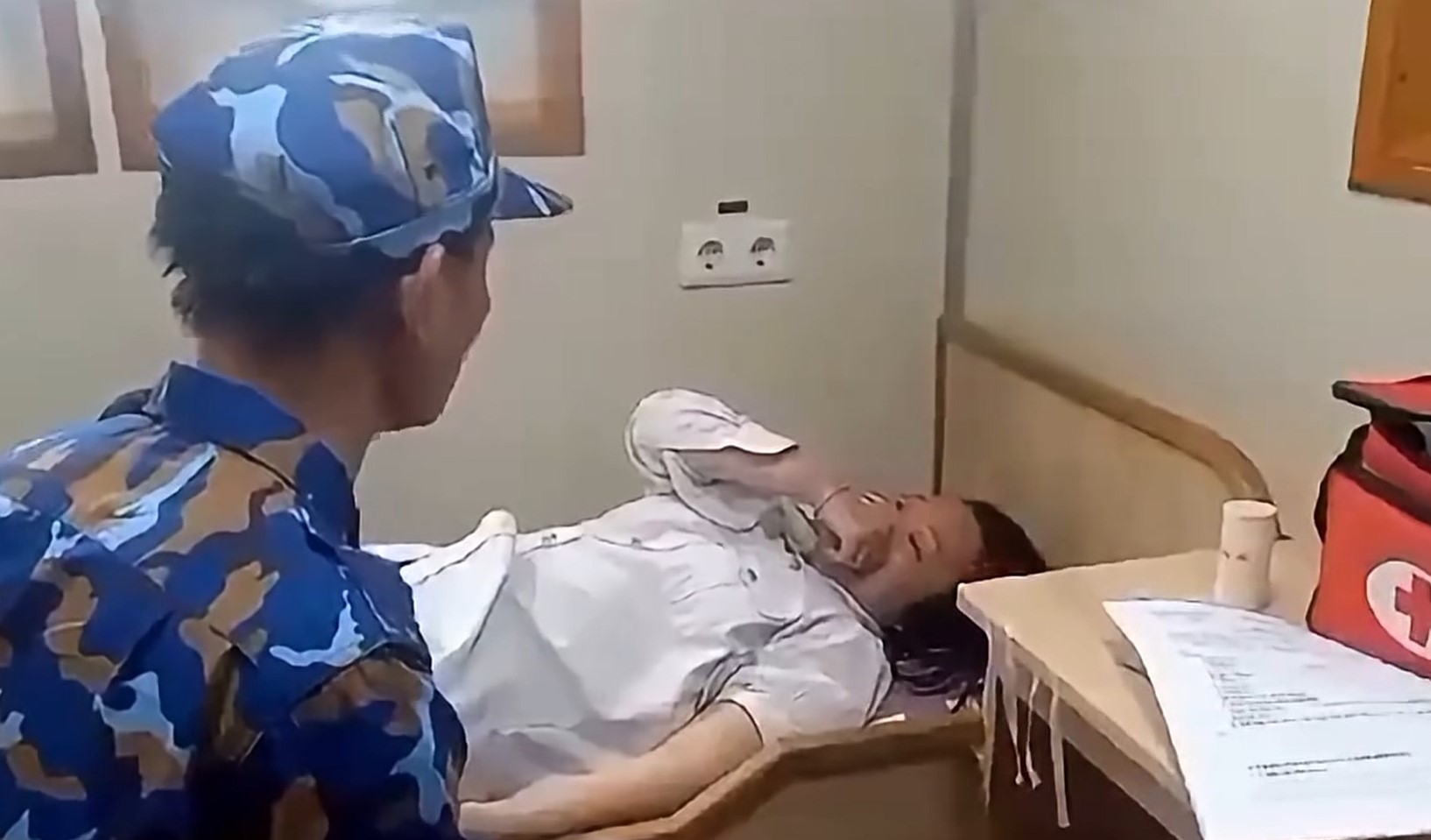 Cô gái trong vụ 3 người bị sóng cuốn ở Đà Nẵng kể cách sống sót sau 8 giờ lênh đênh trên biển dù không biết bơi- Ảnh 2.