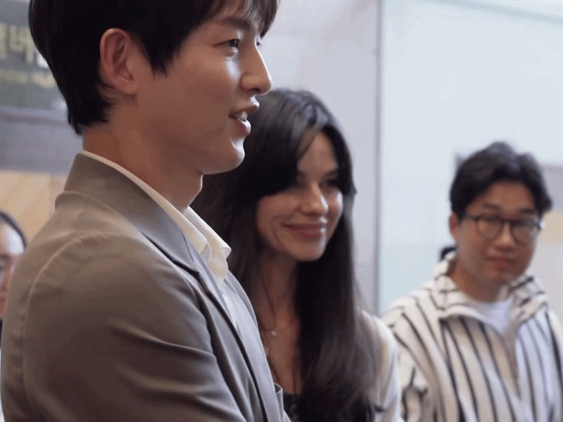 Vợ Song Joong Ki đ&ugrave;ng đ&ugrave;ng bỏ về Anh trước khi d&iacute;nh tin ly h&ocirc;n- Ảnh 1.