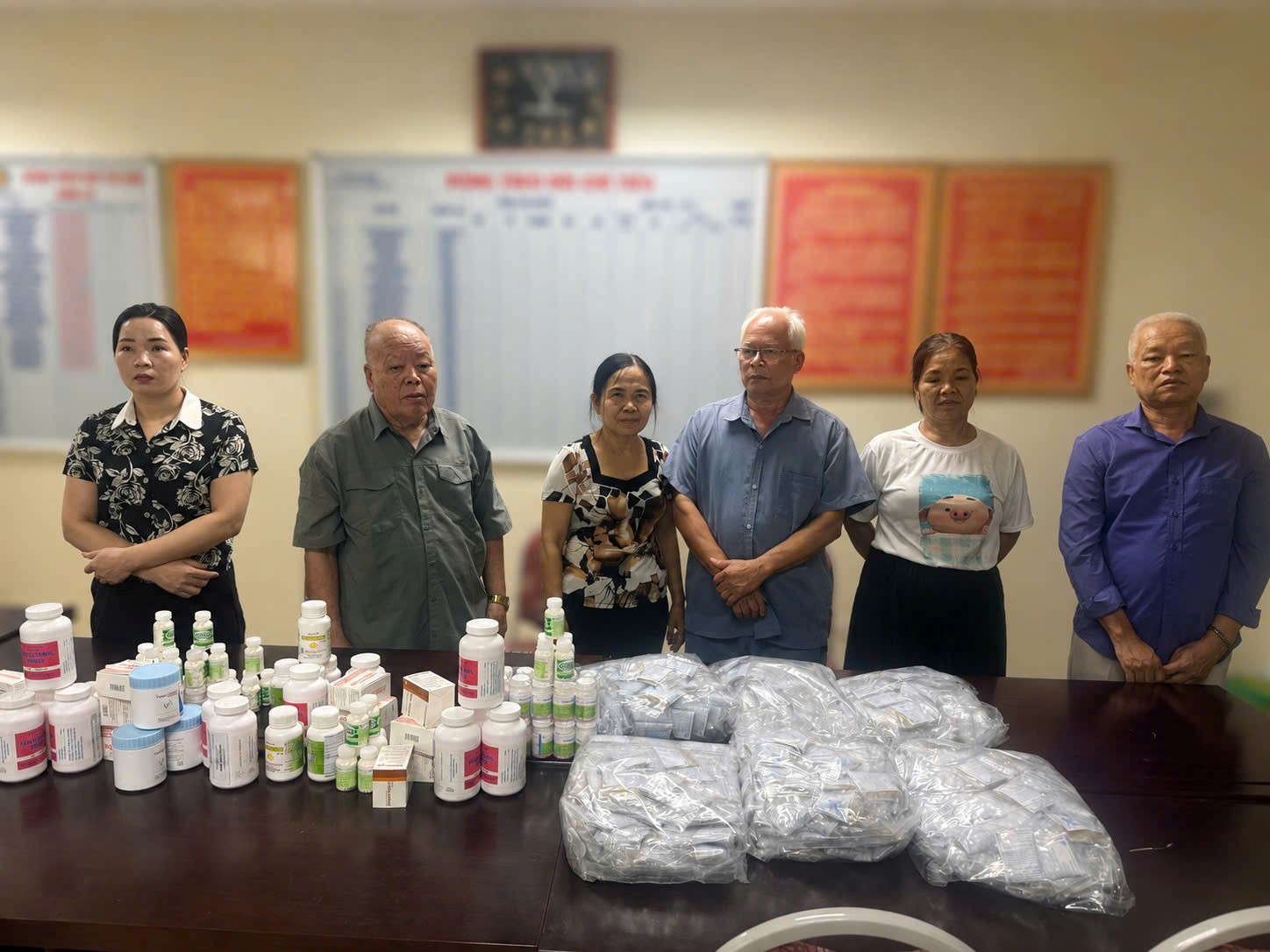 Khởi tố b&aacute;c sĩ, y sĩ, nh&acirc;n vi&ecirc;n c&ugrave;ng nguy&ecirc;n l&atilde;nh đạo Trạm Y tế...- Ảnh 5.