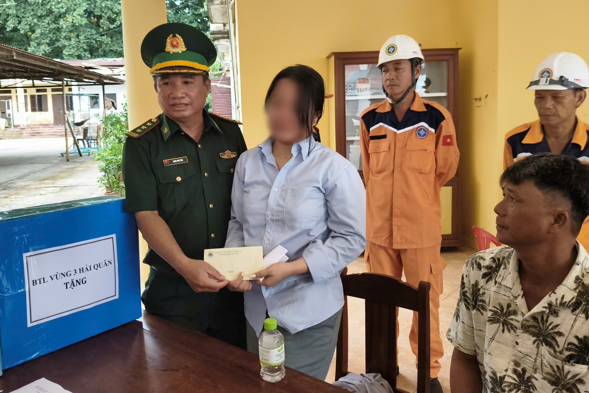 Em trai kể giây phút chị gái bị sóng cuốn ở Mũi Nghê: “Em chỉ biết kêu các chị bình tĩnh, thả lỏng người để nổi”- Ảnh 5.