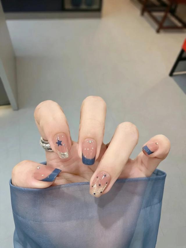 8 xu hướng nail m&ugrave;a thu 2026: C&agrave;ng tối giản c&agrave;ng sang, chuẩn tinh thần old money- Ảnh 3.