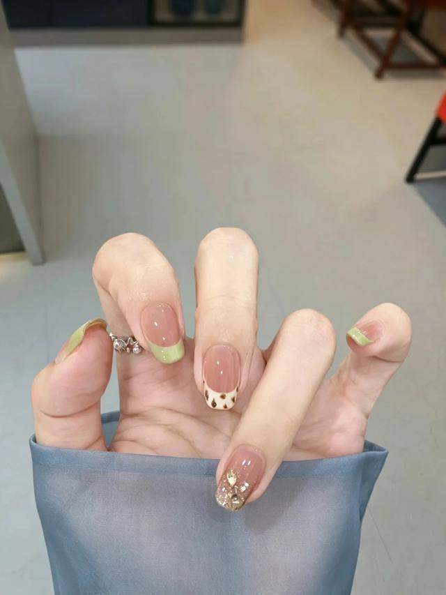 8 xu hướng nail m&ugrave;a thu 2026: C&agrave;ng tối giản c&agrave;ng sang, chuẩn tinh thần old money- Ảnh 10.