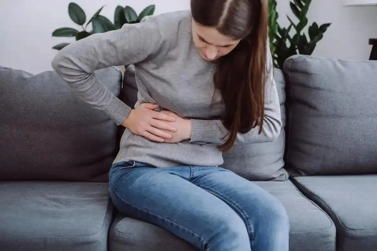 Đổ mồ h&ocirc;i đầu nhiều đến mức ướt sũng t&oacute;c, xin lưu &yacute;: Đ&acirc;y c&oacute; thể l&agrave; dấu hiệu cảnh b&aacute;o vấn đề ở 4 cơ quan nội tạng - Ảnh 4.