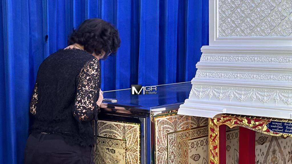 Tang lễ nam ca sĩ 8X được t&igrave;m thấy tử vong dưới sống: Mẹ gi&agrave; - bạn g&aacute;i kh&oacute;c nghẹn, d&agrave;n sao thất thần đến tiễn biệt- Ảnh 6.
