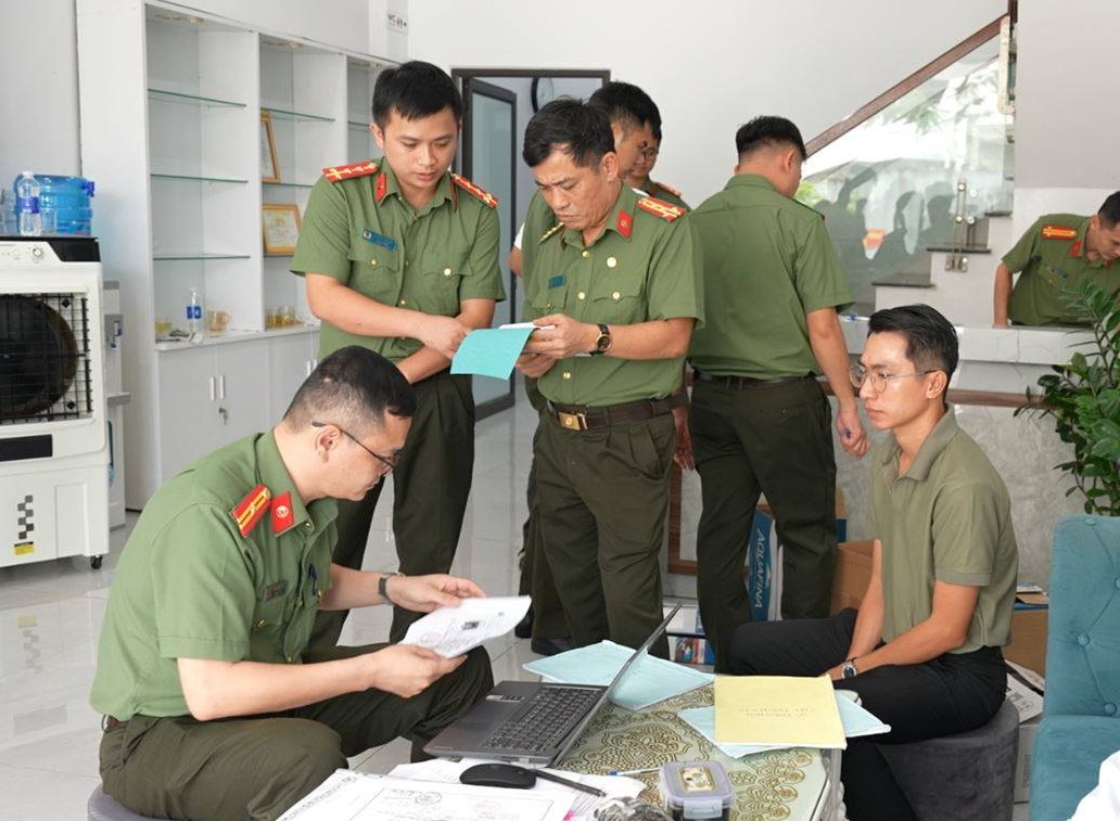 Khởi tố b&aacute;c sĩ, y sĩ, nh&acirc;n vi&ecirc;n c&ugrave;ng nguy&ecirc;n l&atilde;nh đạo Trạm Y tế...- Ảnh 4.