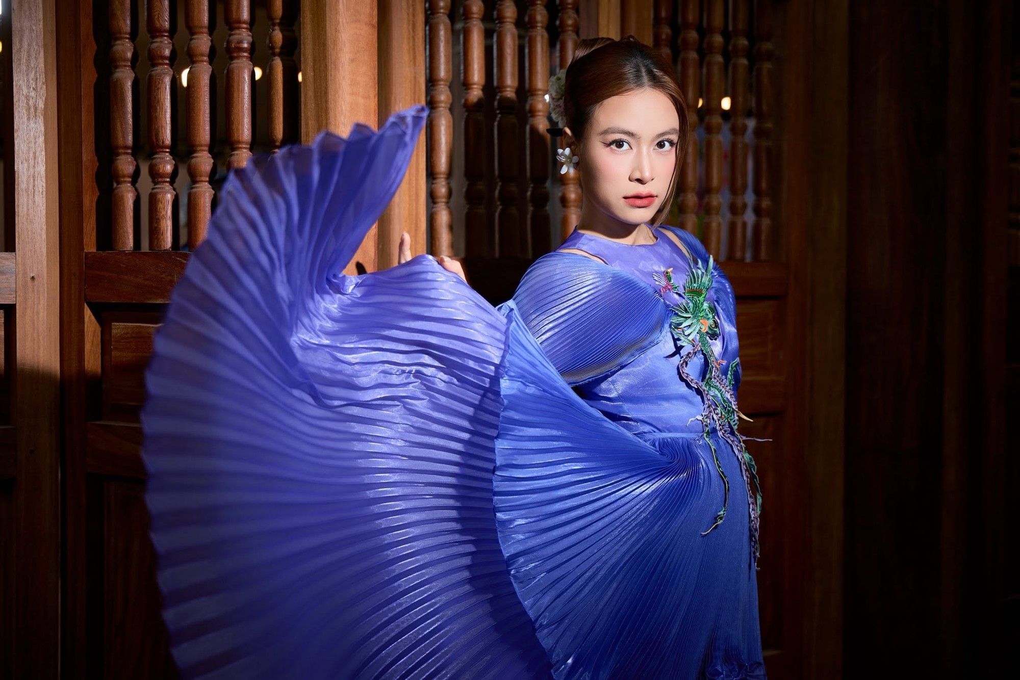 Ca kh&uacute;c mở ra kỷ nguy&ecirc;n mới của nhạc Việt: Biến ca sĩ th&agrave;nh &ldquo;s&aacute;ch mẫu&rdquo;, 10 năm nghe lại vẫn nổi da g&agrave;- Ảnh 6.