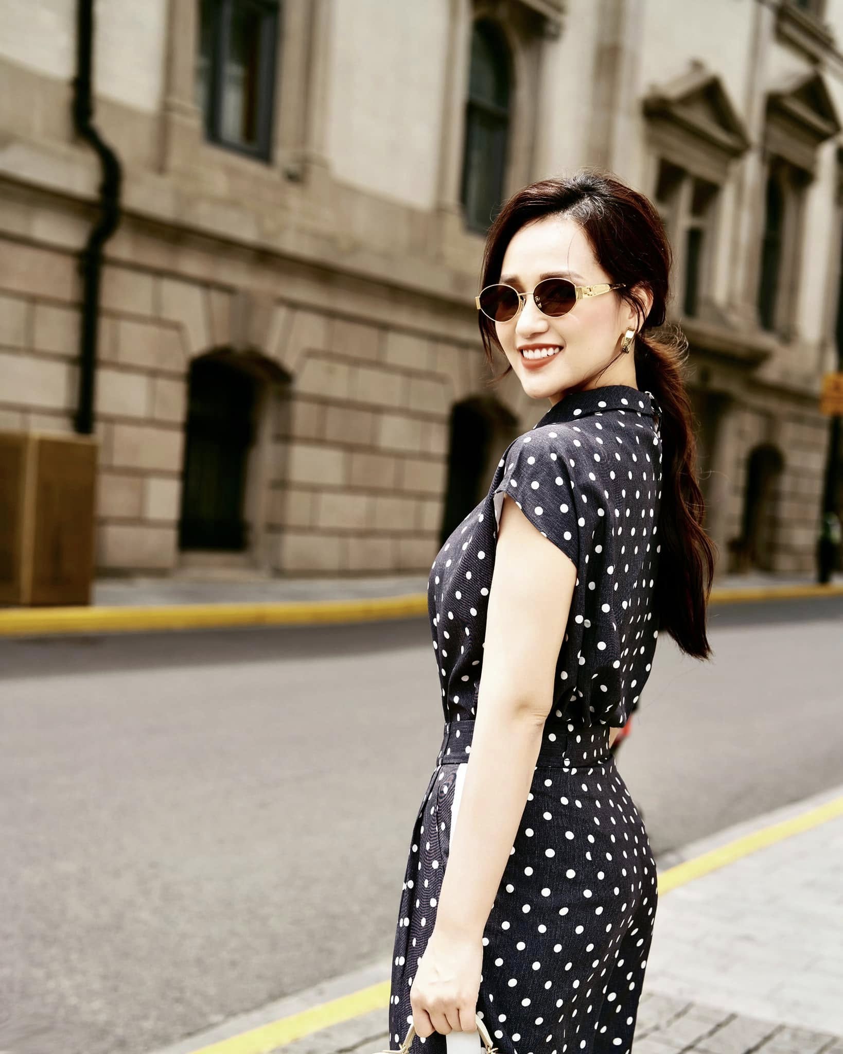 Nữ diễn vi&ecirc;n l&agrave; người đẹp Phụ nữ thế kỷ 21 c&oacute; BST kim cương h&agrave;ng trăm tỷ, được chồng nu&ocirc;i 17 năm- Ảnh 4.