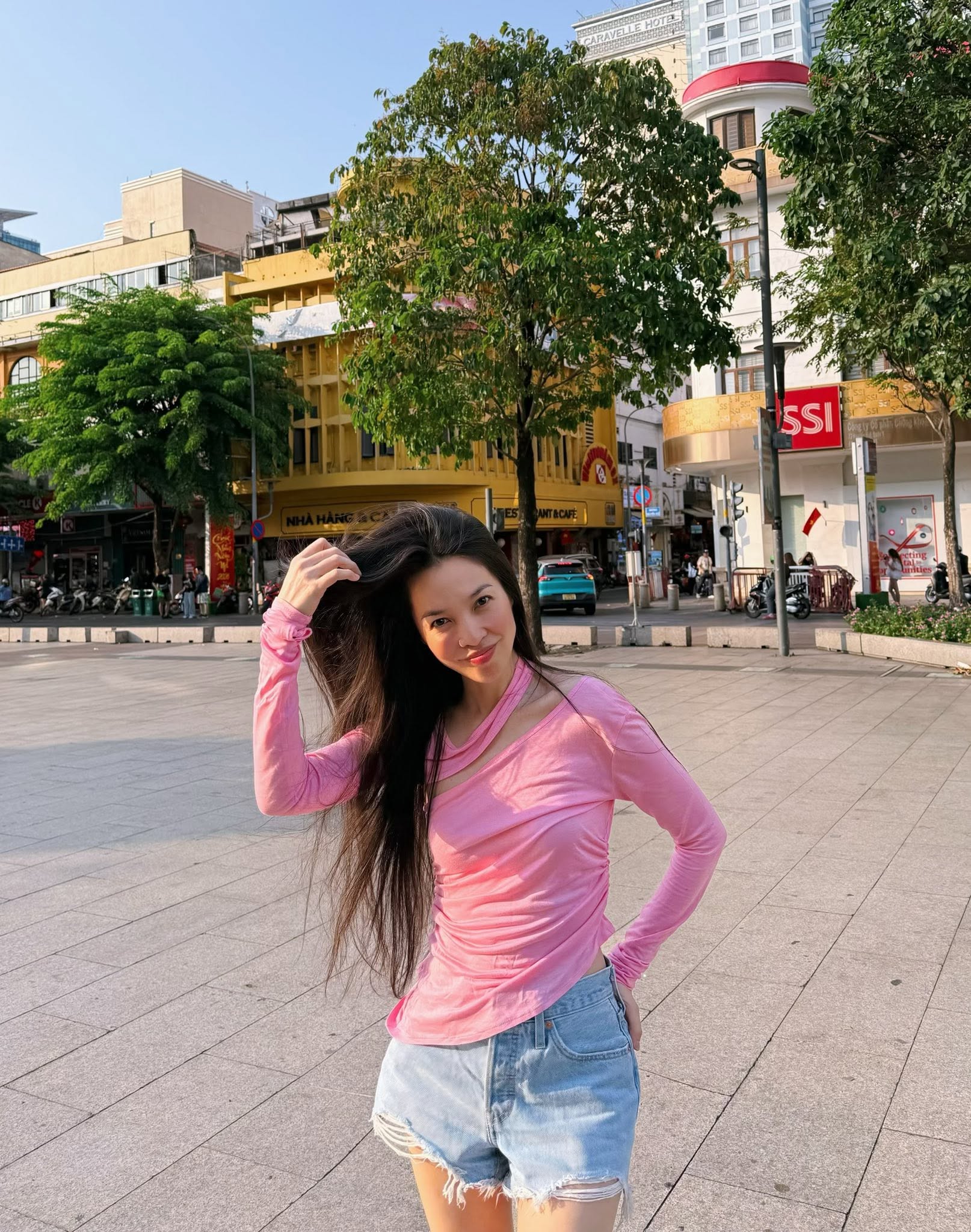 Mỹ nh&acirc;n Việt 45 tuổi vẫn độc th&acirc;n: V&oacute;c d&aacute;ng nuột n&agrave; thấy m&ecirc;, style "chặt ch&eacute;m" hội g&aacute;i trẻ- Ảnh 7.