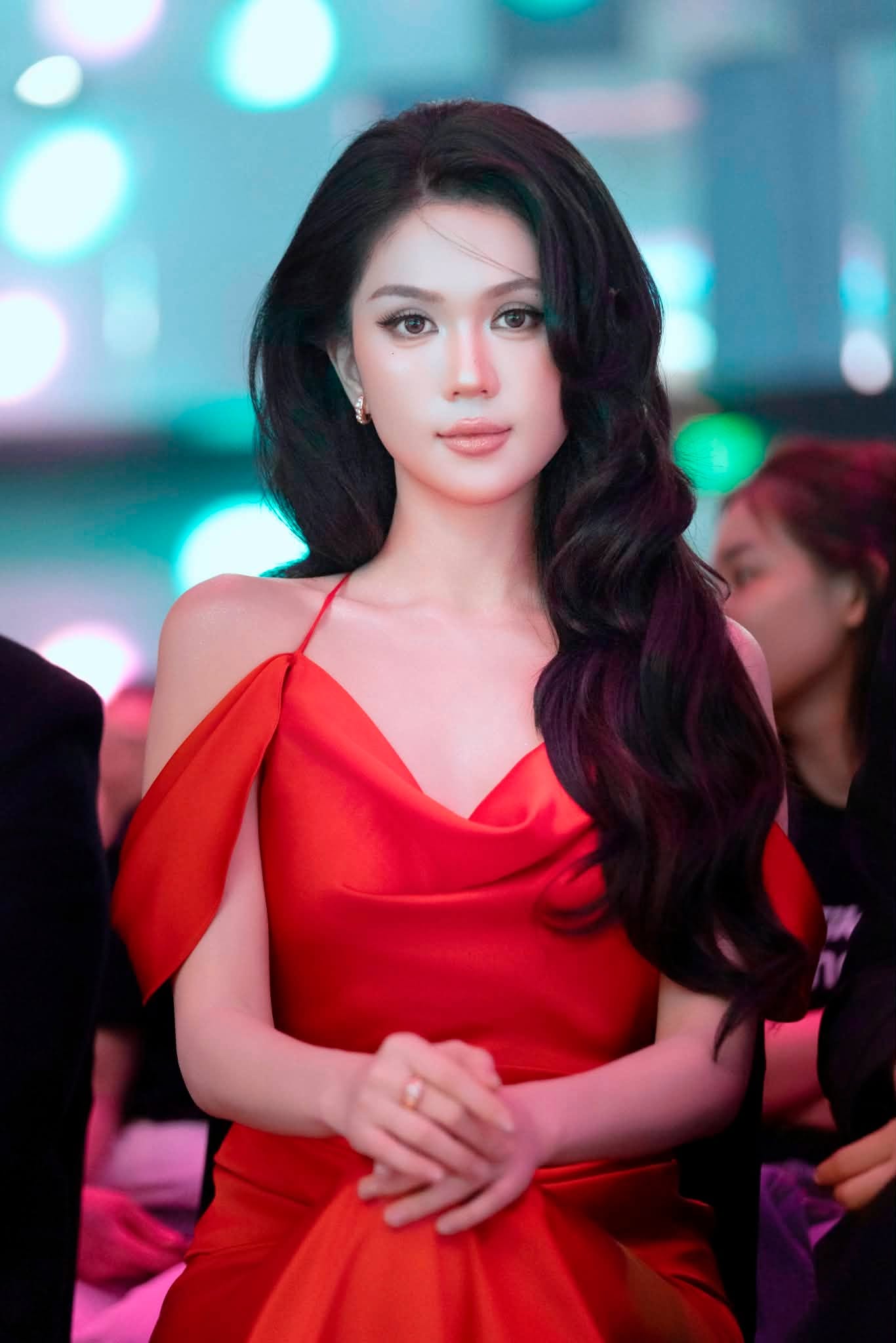 Ngọc Trinh th&ocirc;ng b&aacute;o đ&oacute;ng cửa nh&agrave; h&agrave;ng sau 2 năm- Ảnh 4.
