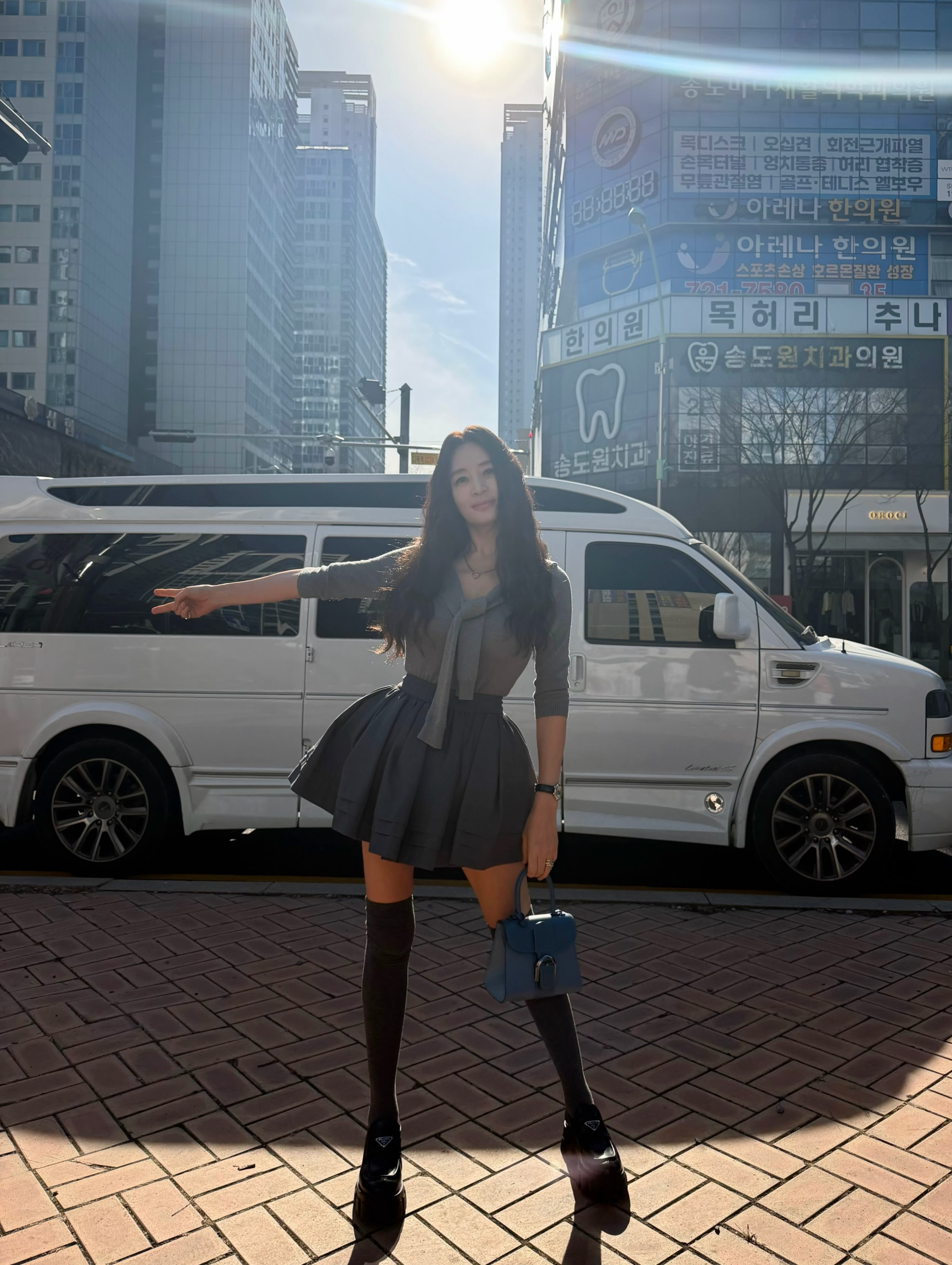 Chị đẹp xứng danh nữ ch&iacute;nh mặc đỉnh nhất l&uacute;c n&agrave;y: Body kh&eacute;t "c&acirc;n" mọi outfit- Ảnh 6.