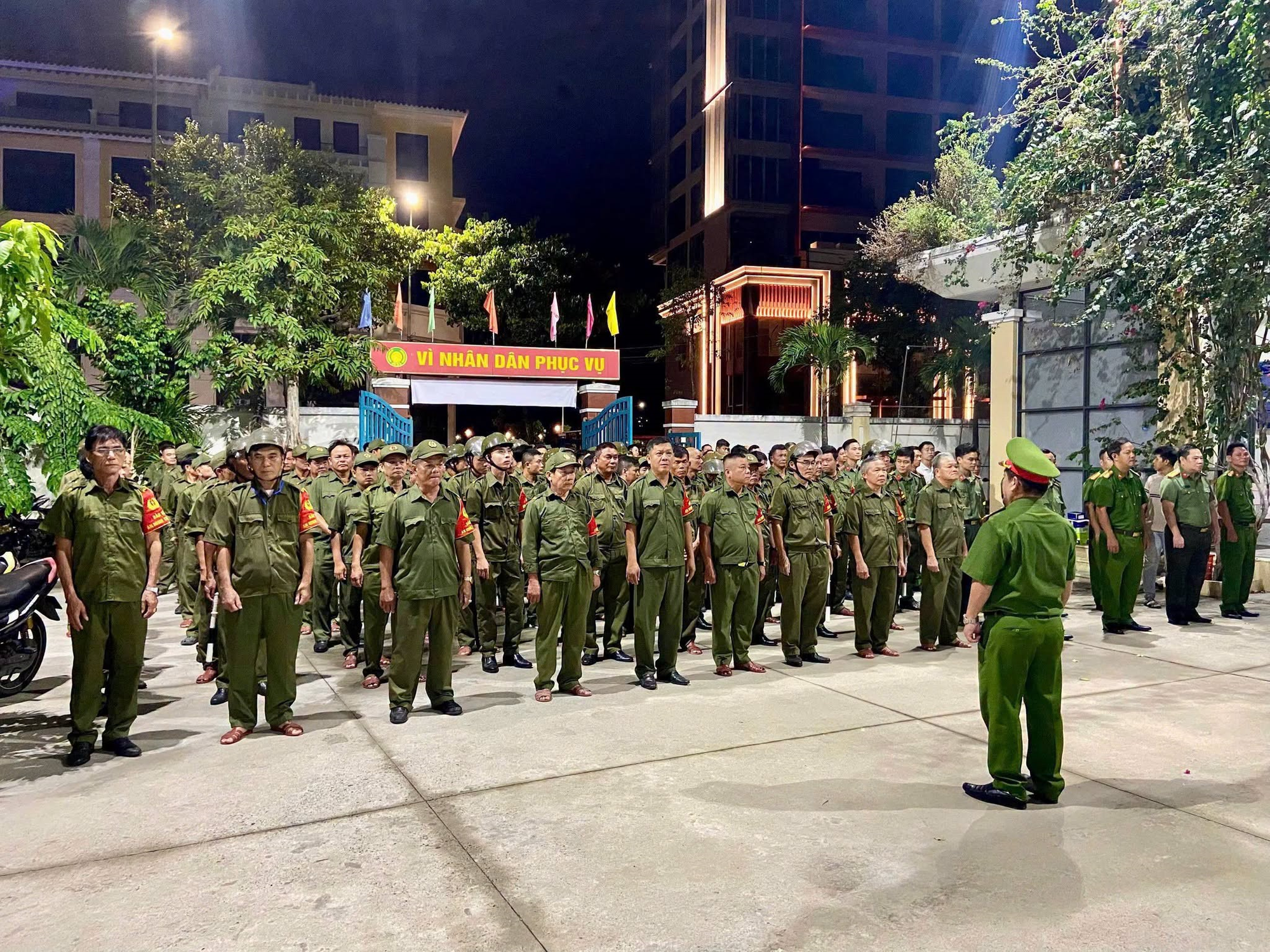 C&ocirc;ng an đồng loạt triển khai nhiều tổ c&ocirc;ng t&aacute;c kiểm tra 4.117 người ở c&aacute;c khu d&acirc;n cư, nh&agrave; trọ trong 2 ng&agrave;y- Ảnh 1.