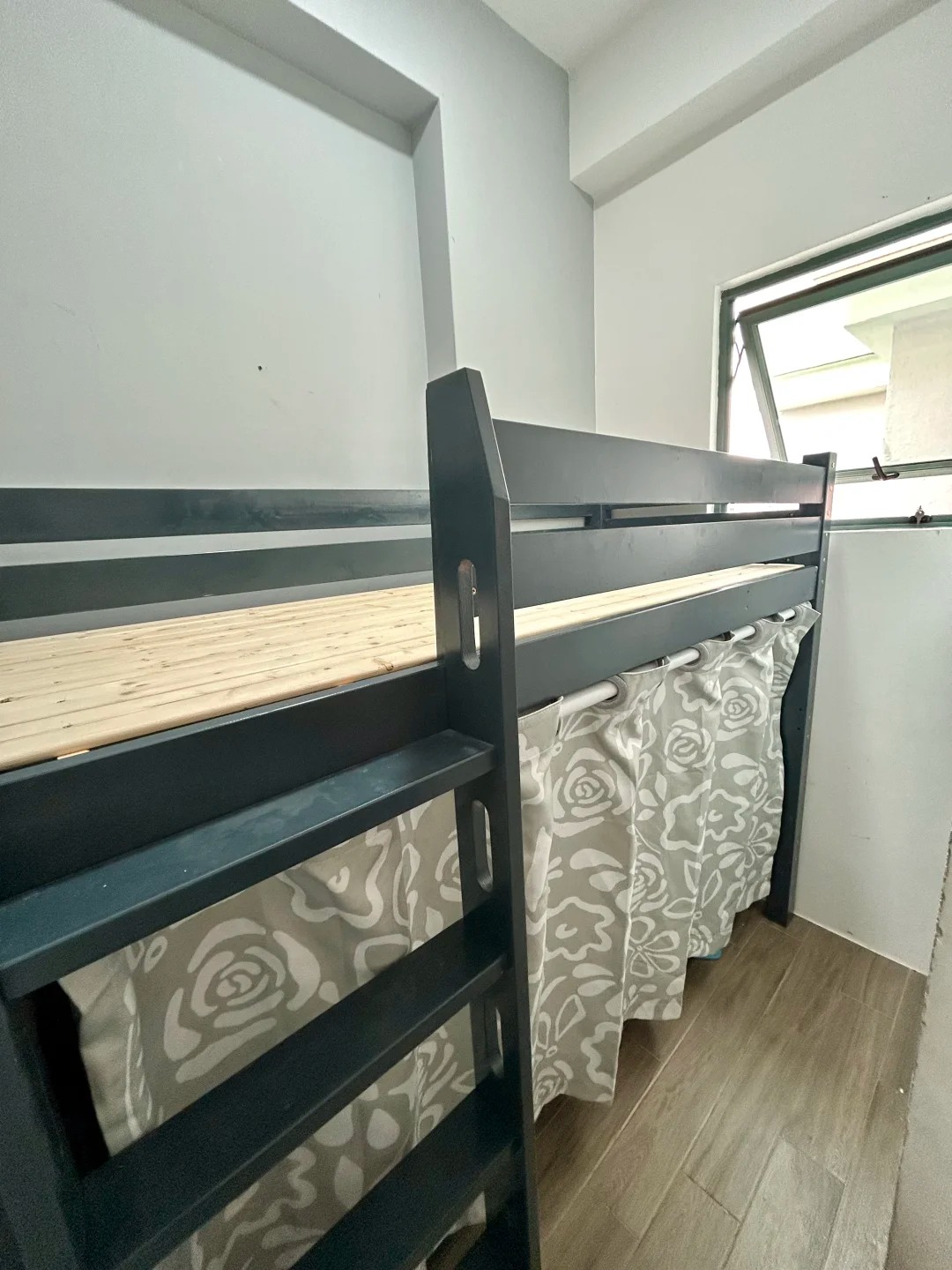 Căn ph&ograve;ng của nữ gi&uacute;p việc SN 1992, lương 58 triệu/ th&aacute;ng- Ảnh 4.