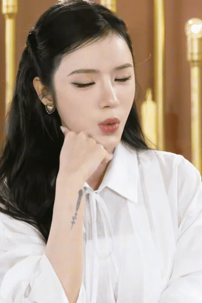 Mỹ nh&acirc;n Vbiz tuy&ecirc;n bố Trấn Th&agrave;nh nợ m&igrave;nh từ kiếp trước, kiếp n&agrave;y gi&uacute;p c&ocirc; để trả nợ- Ảnh 3.