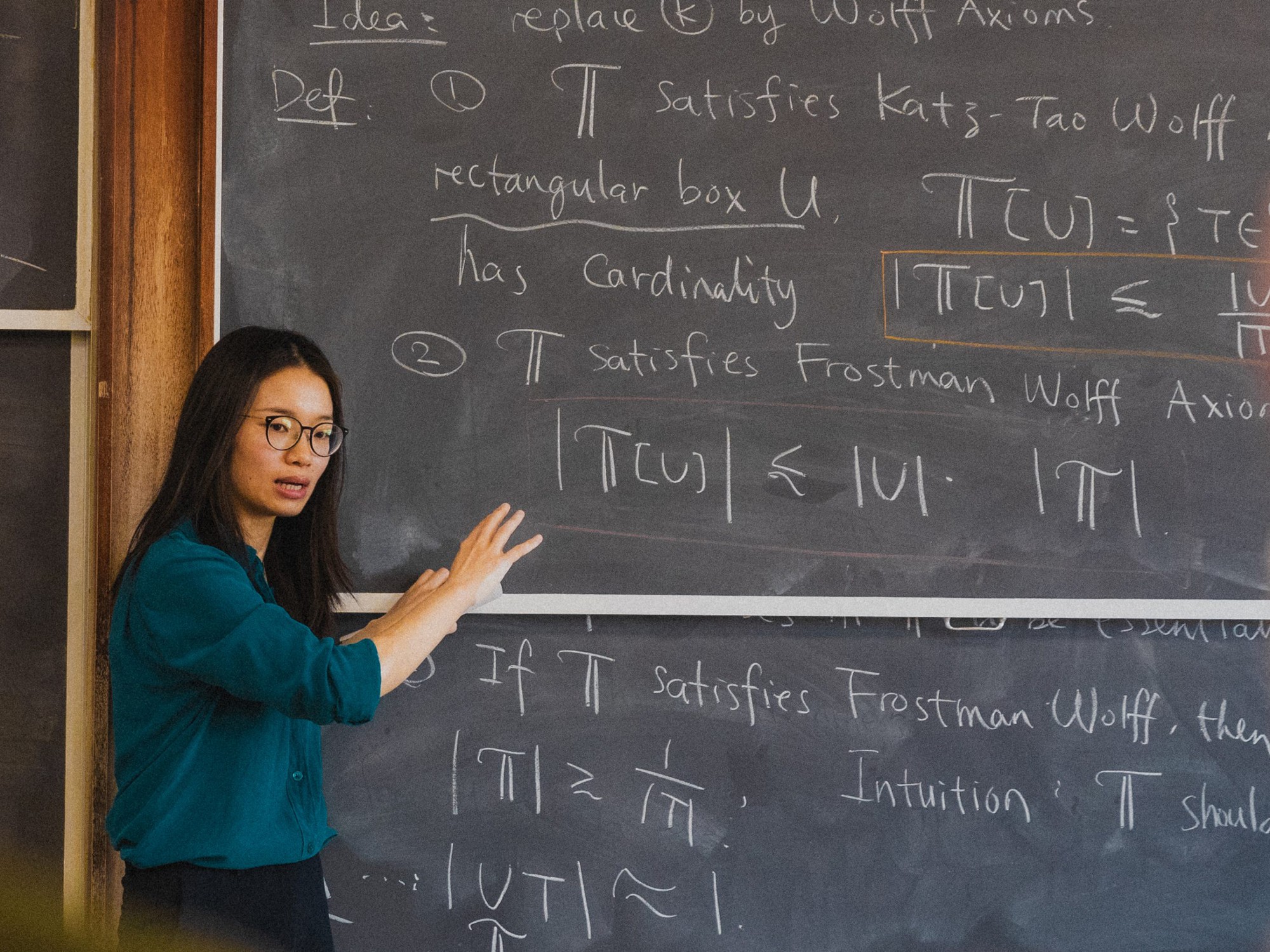 Chủ nh&acirc;n giải "Nobel To&aacute;n học" 2026 chỉ được sinh vi&ecirc;n chấm 4,3 điểm, l&yacute; do đằng sau khiến nhiều gi&aacute;o sư phải đỏ mặt- Ảnh 1.