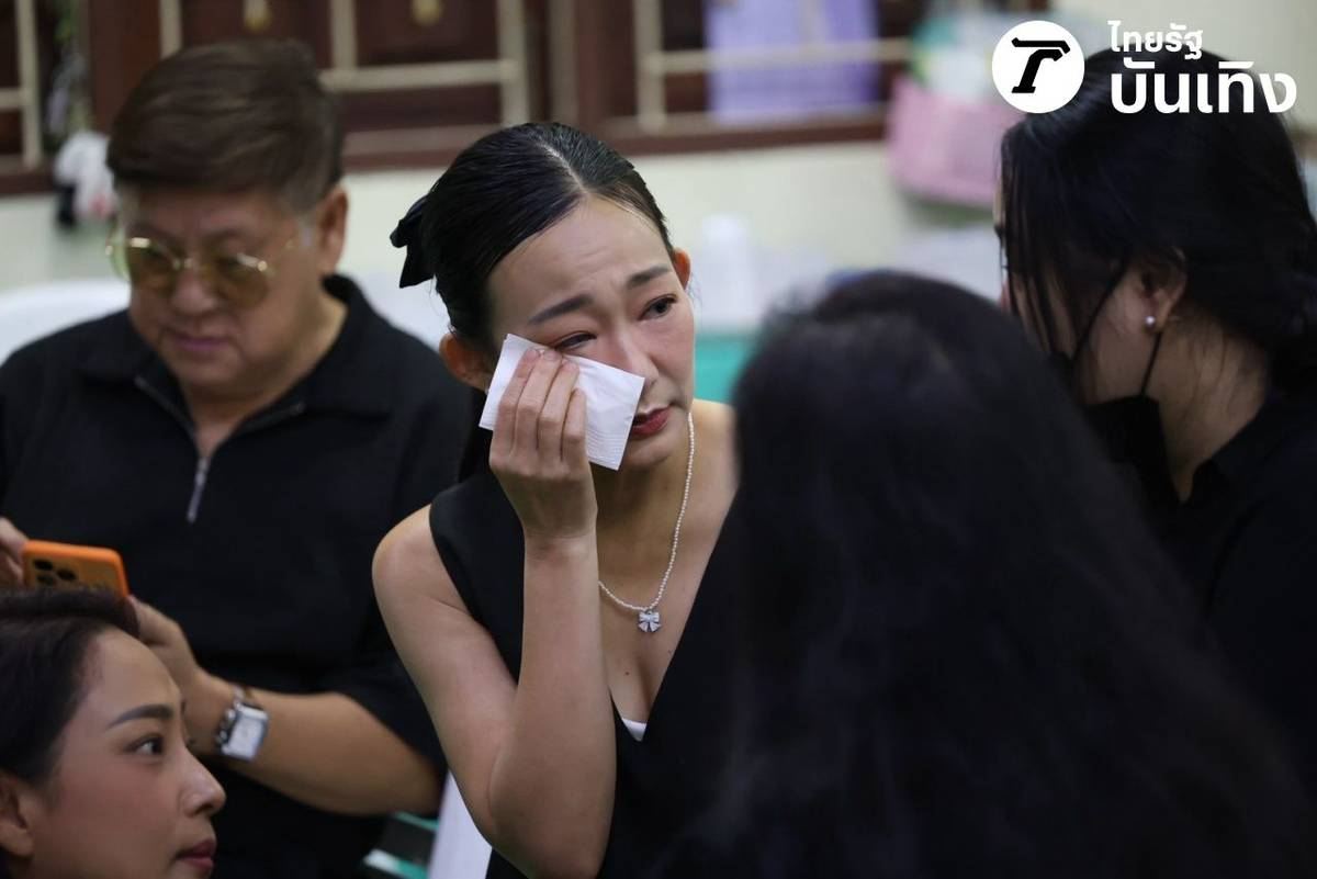 Tang lễ nam ca sĩ 8X được t&igrave;m thấy tử vong dưới sống: Mẹ gi&agrave; - bạn g&aacute;i kh&oacute;c nghẹn, d&agrave;n sao thất thần đến tiễn biệt- Ảnh 12.