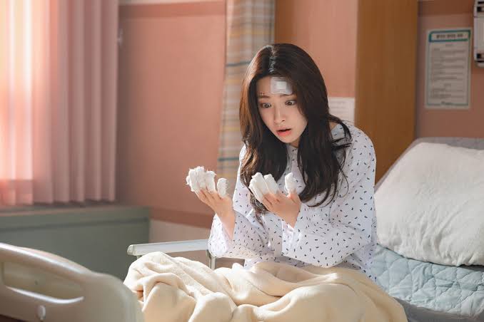 Phim H&agrave;n qu&aacute; hay khiến netizen g&aacute;c lại l&iacute; tr&iacute; để xem: Đ&ocirc;i ch&iacute;nh c&agrave;ng nh&igrave;n c&agrave;ng d&iacute;nh, top 1 Việt Nam l&agrave; đ&uacute;ng th&ocirc;i- Ảnh 3.