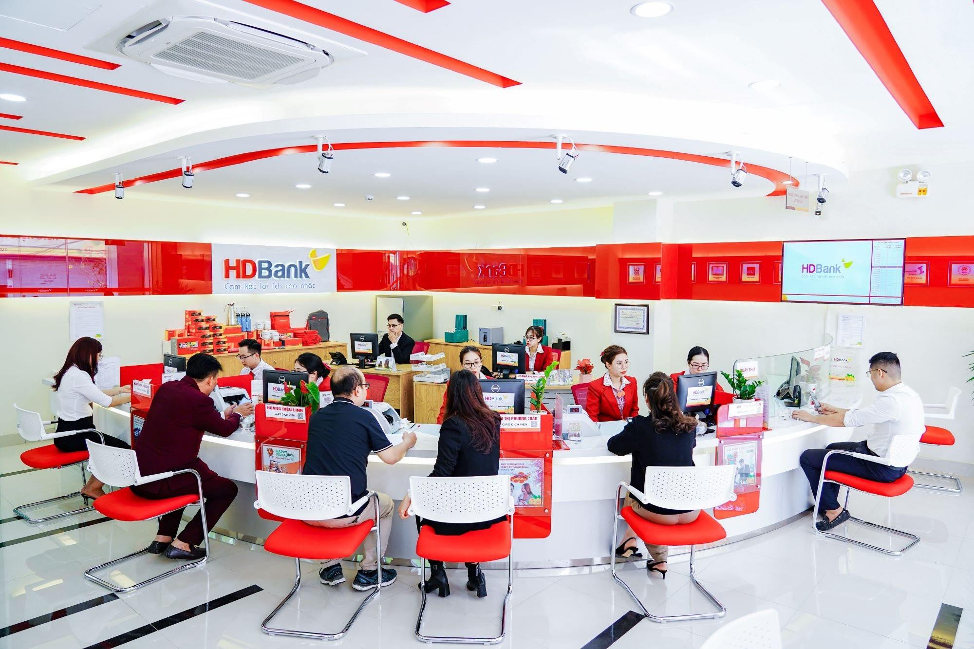 L&atilde;i suất ng&acirc;n h&agrave;ng HDBank mới nhất th&aacute;ng 8/2026: Gửi kỳ hạn n&agrave;o c&oacute; l&atilde;i suất cao nhất?- Ảnh 1.