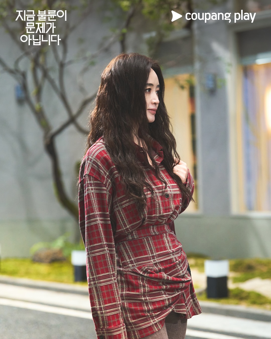 Chị đẹp xứng danh nữ ch&iacute;nh mặc đỉnh nhất l&uacute;c n&agrave;y: Body kh&eacute;t "c&acirc;n" mọi outfit- Ảnh 9.