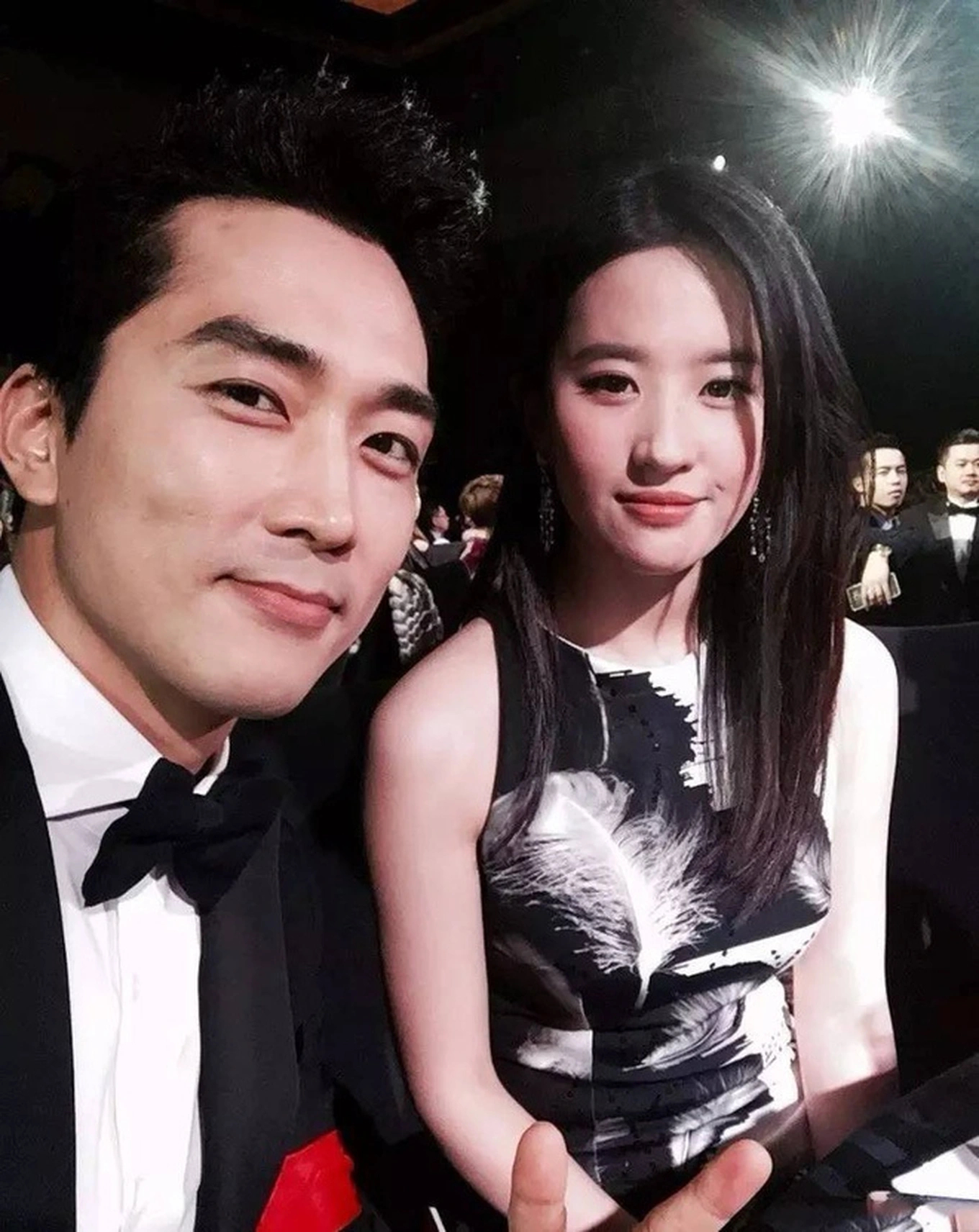 Ho&aacute; ra đ&acirc;y l&agrave; l&yacute; do Lưu Diệc Phi vội chia tay Song Seung Hun?- Ảnh 6.