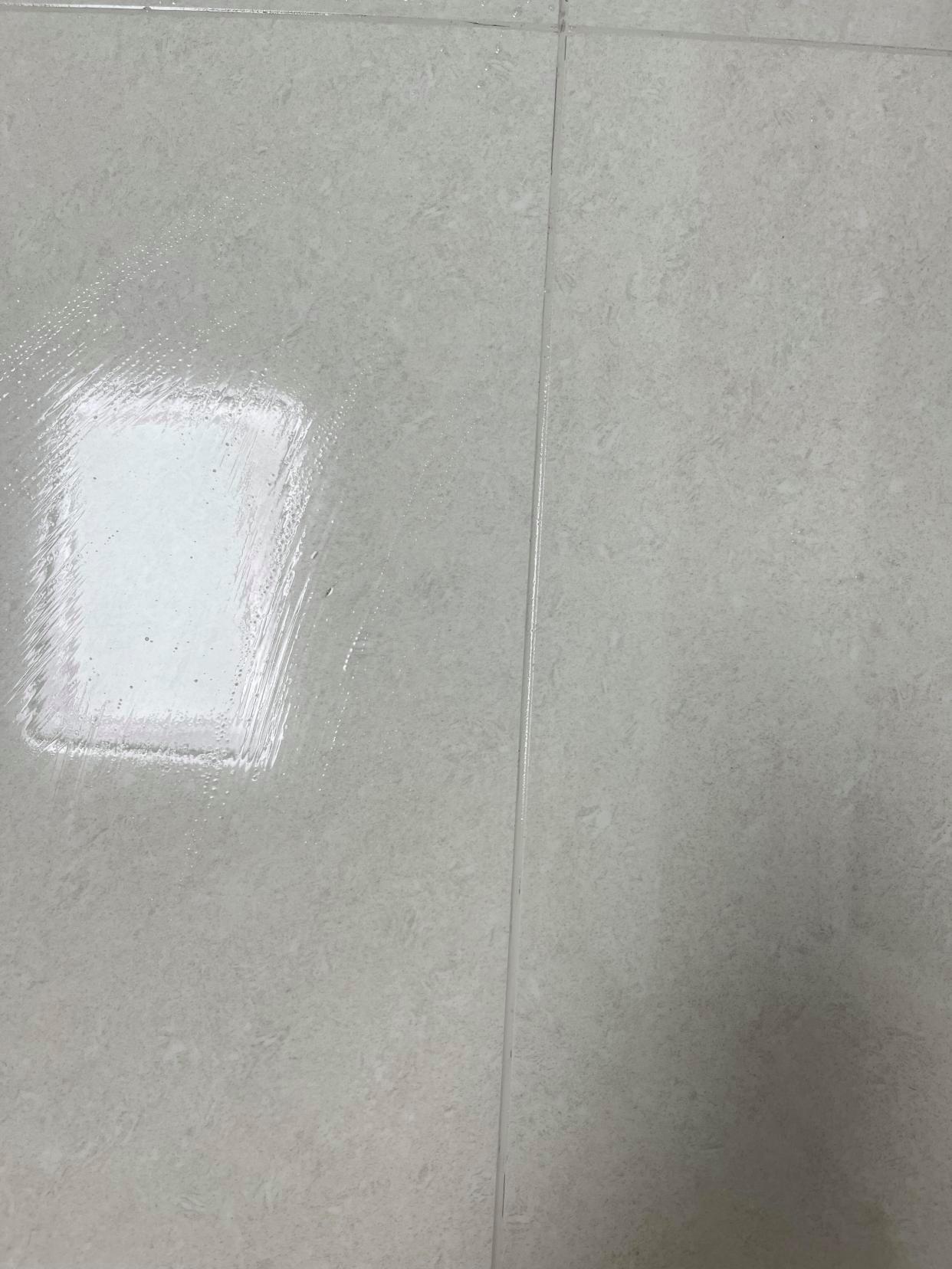 12 mẹo dọn nhà từ cư dân mạng khiến nhiều người bất ngờ: Toàn cách đơn giản nhưng xử lý đúng những chỗ khó làm sạch nhất- Ảnh 2.