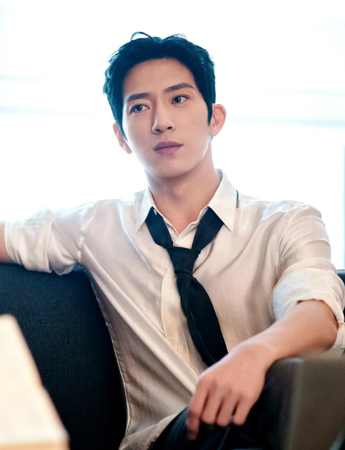 Tổng t&agrave;i bad boy đang khiến cả MXH rần rần: Visual miễn ch&ecirc;, c&ugrave;ng bạn g&aacute;i trở th&agrave;nh cặp đ&ocirc;i mặc đẹp nhất showbiz- Ảnh 14.
