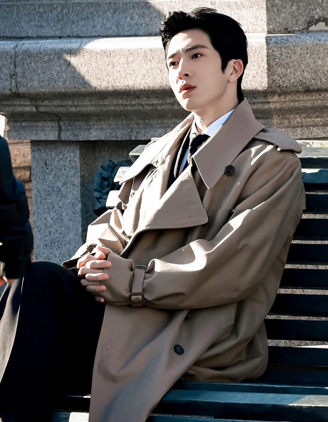 Tổng t&agrave;i bad boy đang khiến cả MXH rần rần: Visual miễn ch&ecirc;, c&ugrave;ng bạn g&aacute;i trở th&agrave;nh cặp đ&ocirc;i mặc đẹp nhất showbiz- Ảnh 11.