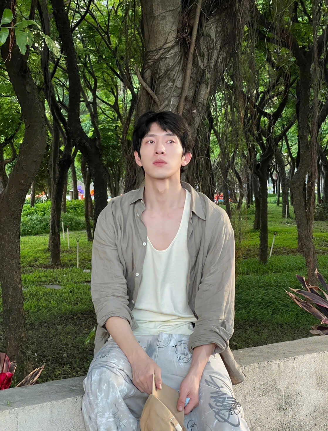 Tổng t&agrave;i bad boy đang khiến cả MXH rần rần: Visual miễn ch&ecirc;, c&ugrave;ng bạn g&aacute;i trở th&agrave;nh cặp đ&ocirc;i mặc đẹp nhất showbiz- Ảnh 17.