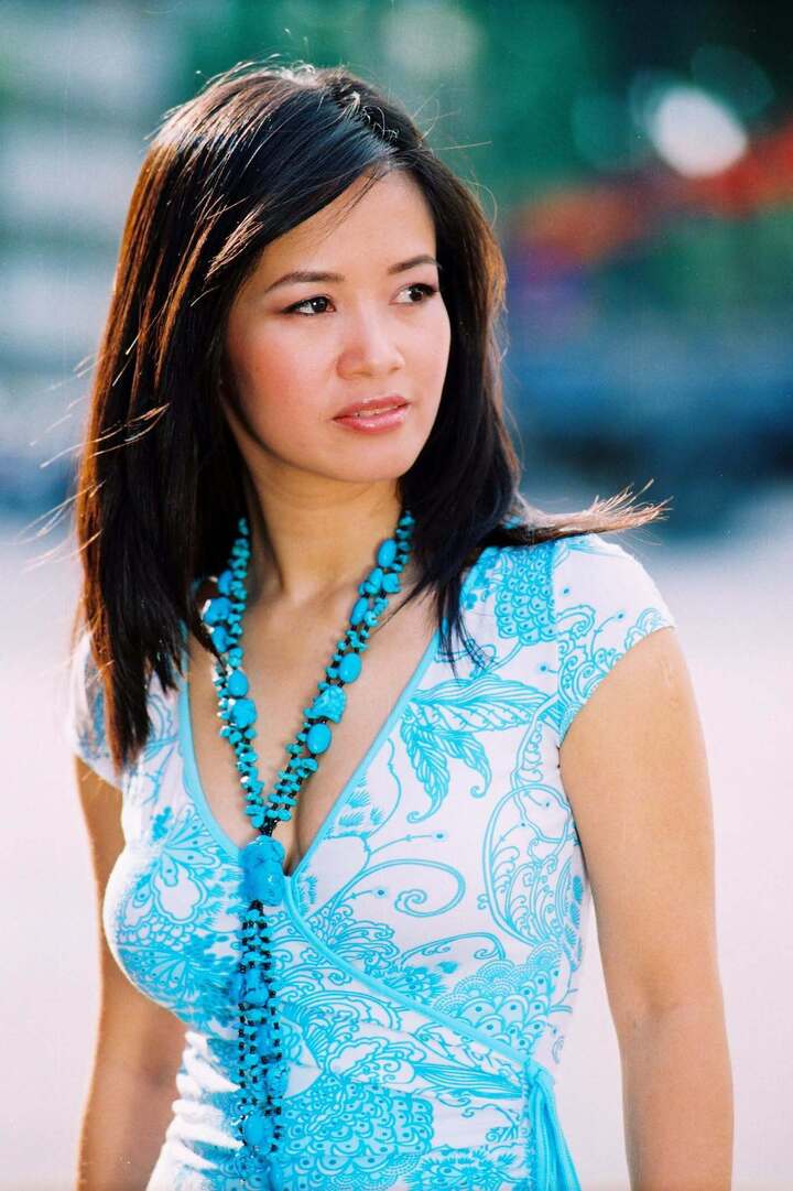 Vẻ đẹp của ca sĩ Hồng Nhung qua loạt ảnh hiếm c&aacute;ch đ&acirc;y 20 năm- Ảnh 1.