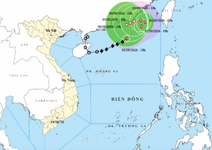 B&atilde;o số 5 di chuyển chậm dần, dự b&aacute;o tồn tại nhiều ng&agrave;y tr&ecirc;n Biển Đ&ocirc;ng- Ảnh 1.