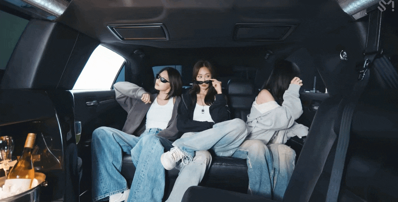 3 mỹ nh&acirc;n tung chi&ecirc;u l&agrave;m n&aacute;o loạn showbiz, &ldquo;tr&ograve; đ&ugrave;a&rdquo; đẳng cấp 20 năm chuẩn "gừng c&agrave;ng gi&agrave; c&agrave;ng cay"!- Ảnh 1.
