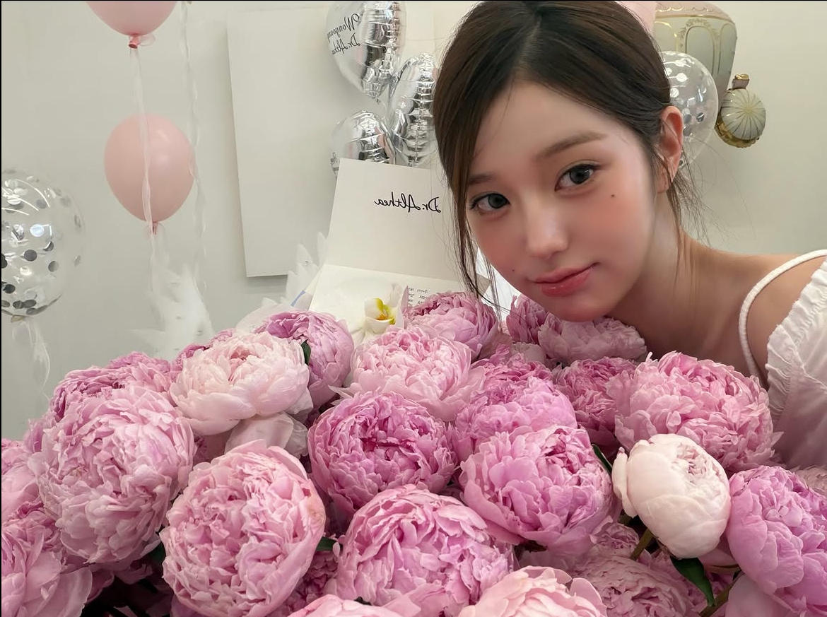 Jang Won Young mừng sinh nhật 22 tuổi qu&aacute; ho&agrave;nh tr&aacute;ng: Bảo sao l&agrave; "c&ocirc;ng ch&uacute;a Kpop"!- Ảnh 8.