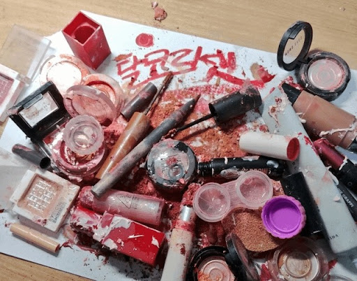 Kết cục của c&ocirc; g&aacute;i kh&ocirc;ng rửa mặt suốt 2 năm, makeup 24/7 tối đi ngủ phải dặm th&ecirc;m phấn- Ảnh 7.
