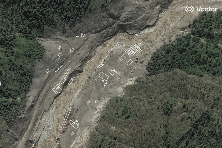 H&igrave;nh ảnh vệ tinh cho thấy nh&agrave; m&aacute;y thủy điện bị san phẳng trong trận lũ ở Nepal- Ảnh 2.