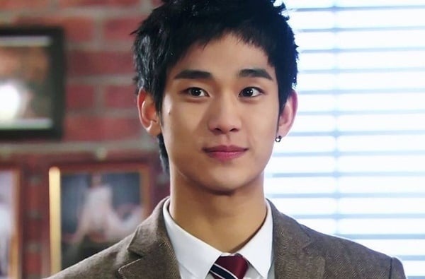 "Kim Soo Hyun kh&ocirc;ng biết xấu hổ"- Ảnh 4.