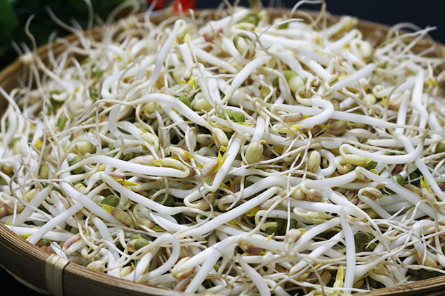 Đừng vội vứt bỏ! Những thực phẩm này khi nảy mầm có thể tăng giá trị dinh dưỡng - Ảnh 2.