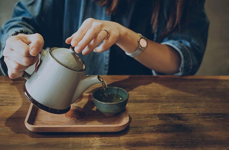 7 lời khuy&ecirc;n cho người thường xuy&ecirc;n uống tr&agrave;- Ảnh 1.