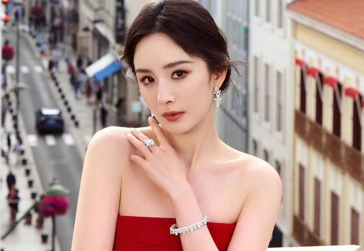 Mỹ nh&acirc;n duy nhất biến cả một năm mang t&ecirc;n ch&iacute;nh m&igrave;nh: Visual dẫn đầu thời đại, 15 năm vẫn ở đỉnh showbiz- Ảnh 1.