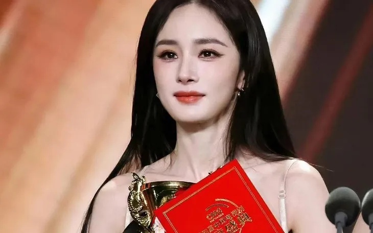 Mỹ nh&acirc;n duy nhất biến cả một năm mang t&ecirc;n ch&iacute;nh m&igrave;nh: Visual dẫn đầu thời đại, 15 năm vẫn ở đỉnh showbiz- Ảnh 11.