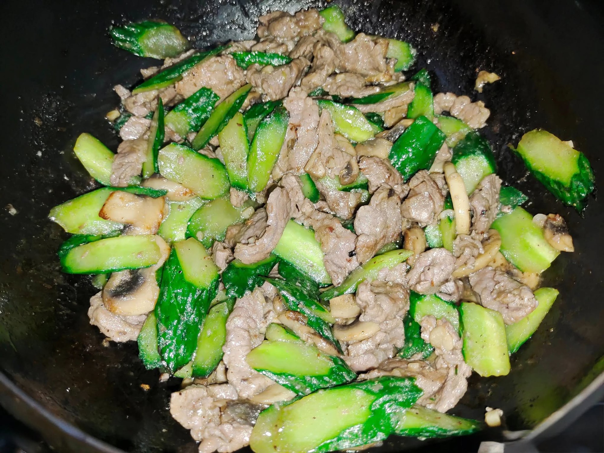 Chỉ cần x&agrave;o 3 nguy&ecirc;n liệu n&agrave;y với nhau trong chưa đầy 10 ph&uacute;t đ&atilde; c&oacute; m&oacute;n ăn ngon tuyệt vời!- Ảnh 6.
