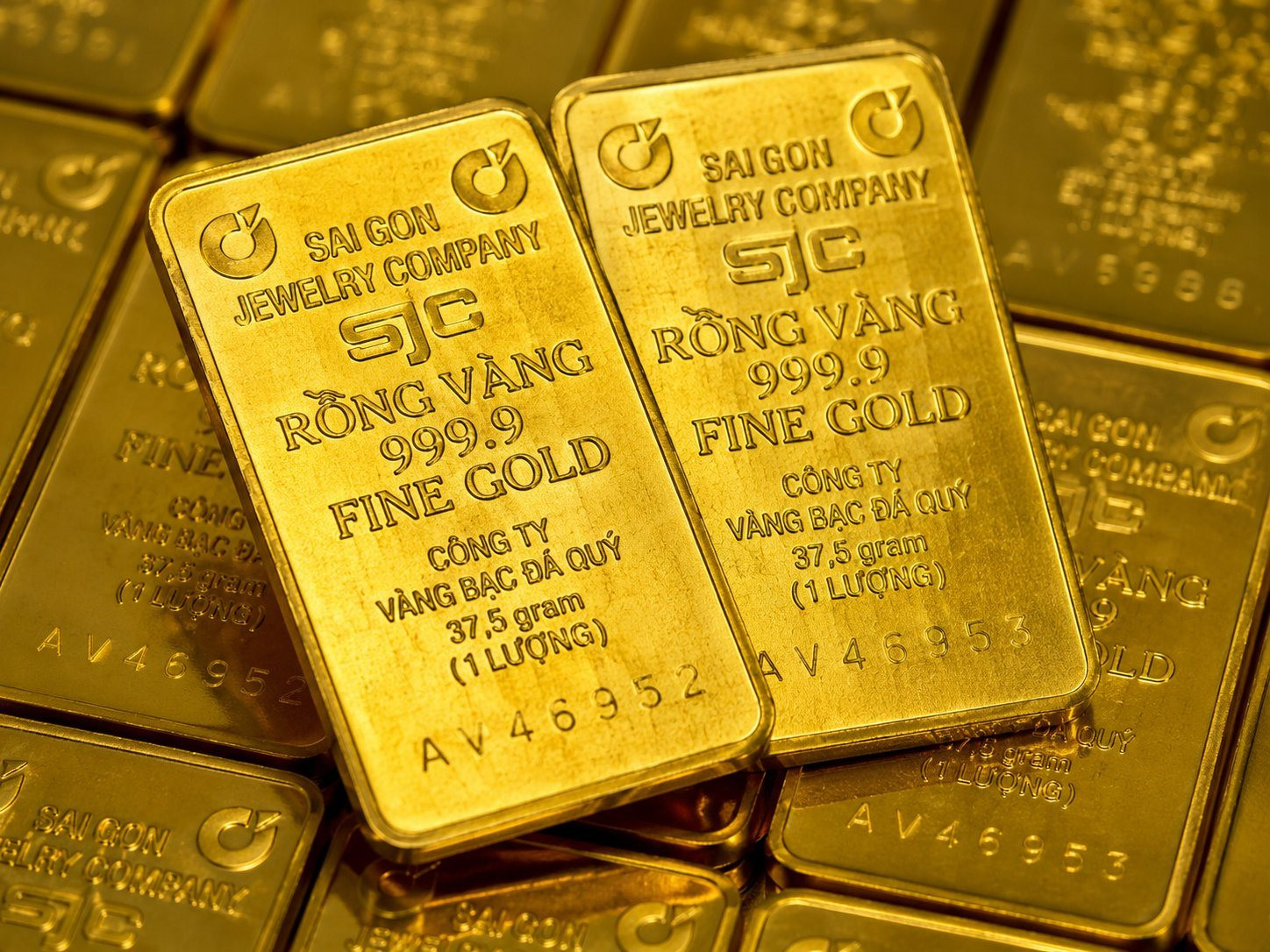 Vừa lập đ&aacute;y trong tuần, gi&aacute; v&agrave;ng bật tăng tới 1,8 triệu đồng/lượng- Ảnh 1.