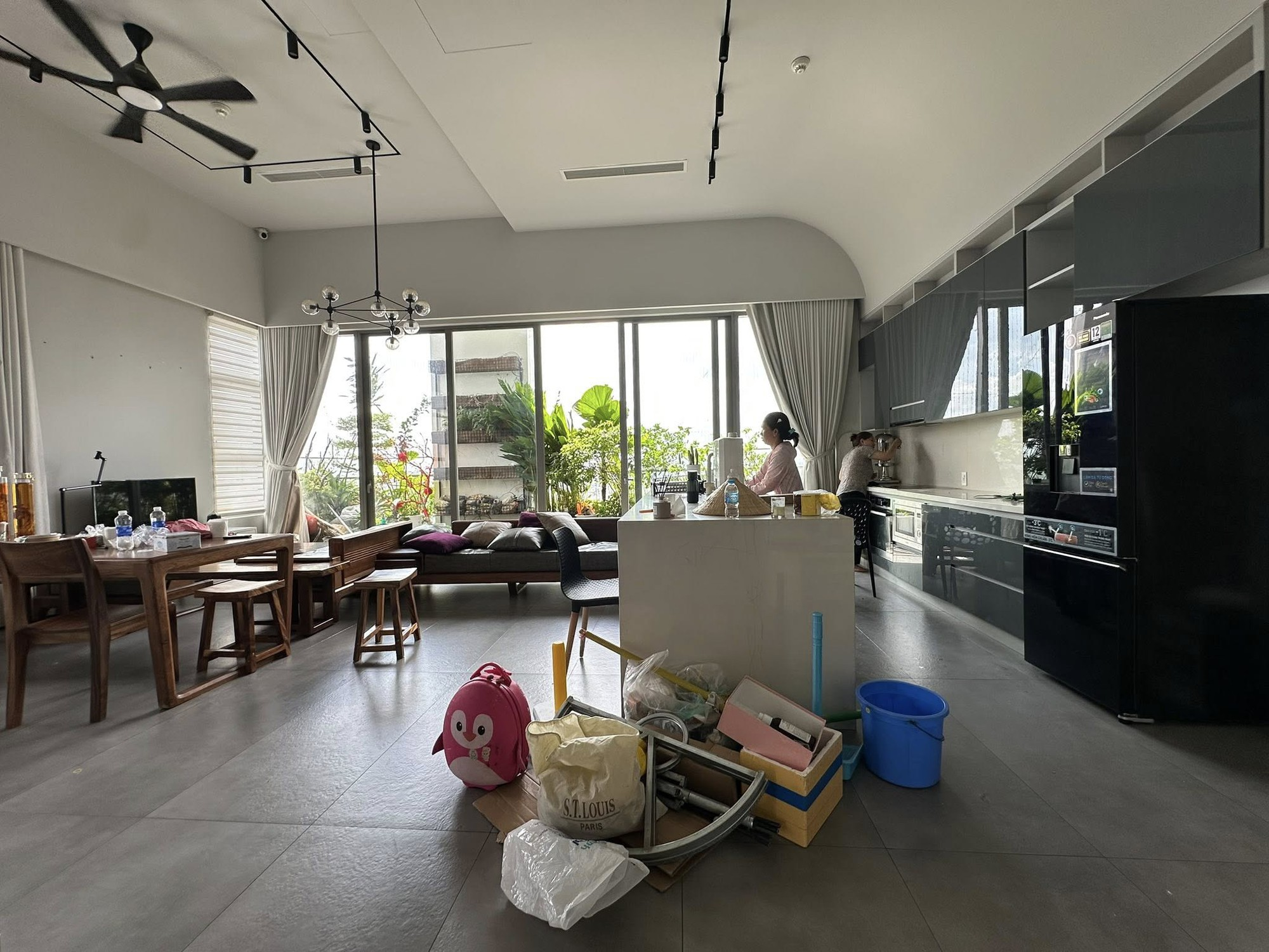 &Aacute; hậu Vbiz từng b&aacute;n c&aacute; kh&ocirc; nu&ocirc;i 5 con: Mua penthouse hơn 10 tỷ, 2 lần cưới hụt- Ảnh 5.