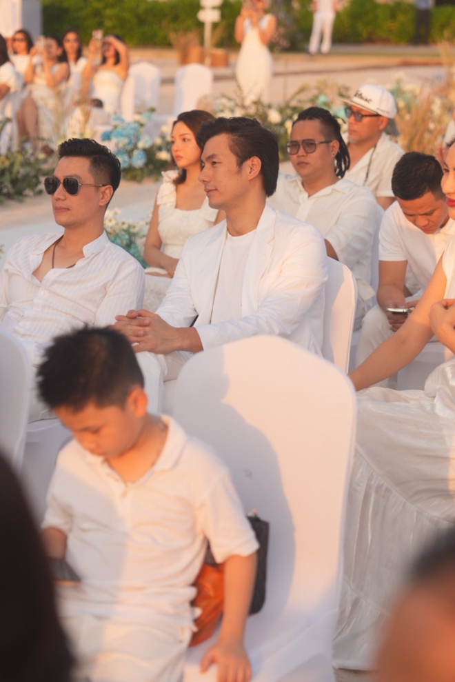Mẹ đơn thân Vbiz được đại gia mê như điếu đổ, làm lễ đường ở resort 5 sao rước về làm vợ - Ảnh 7.
