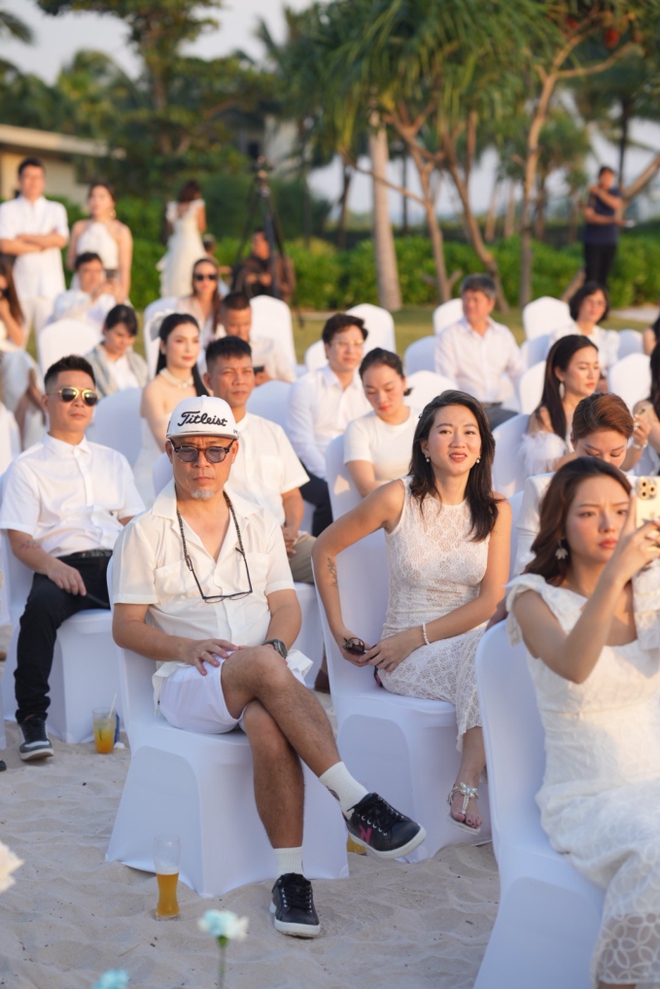 Mẹ đơn thân Vbiz được đại gia mê như điếu đổ, làm lễ đường ở resort 5 sao rước về làm vợ - Ảnh 9.