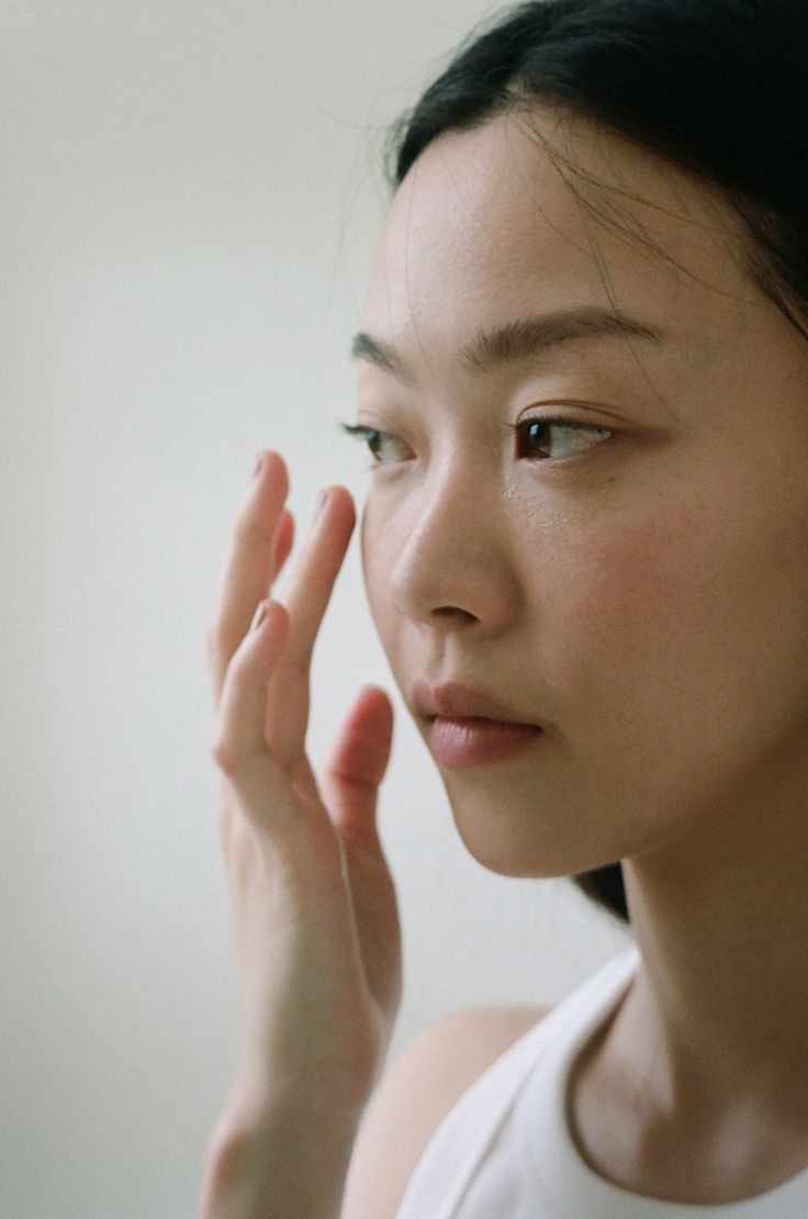 Da cứ giao m&ugrave;a l&agrave; kh&ocirc; bong tr&oacute;c, đỏ r&aacute;t: 4 ti&ecirc;u ch&iacute; chọn serum phục hồi kh&ocirc;ng n&ecirc;n bỏ qua- Ảnh 2.