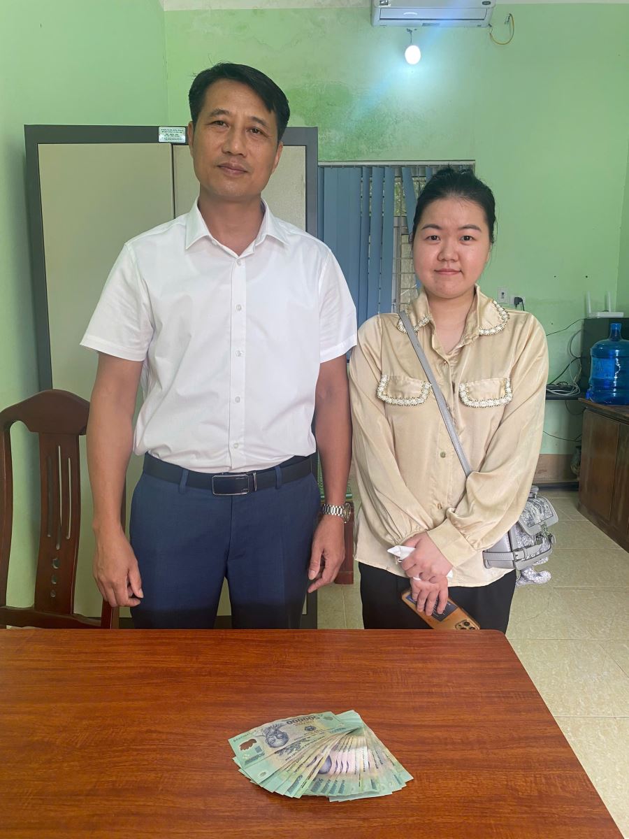 T&agrave;i khoản Hiệu trưởng Nguyễn Văn Duy SN 1979 ph&aacute;t sinh giao dịch 16,5 triệu đồng, c&ocirc;ng an v&agrave;o cuộc, li&ecirc;n hệ chị Trần Thị Phương Thảo- Ảnh 1.