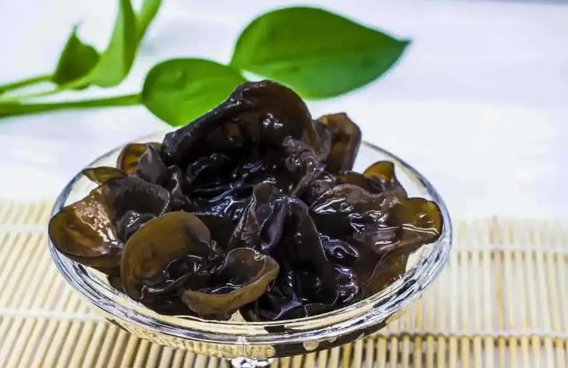 Chân sưng một bên, tuyệt đối đừng chủ quan: Cảnh báo dấu hiệu cục máu đông đang hình thành- Ảnh 4.