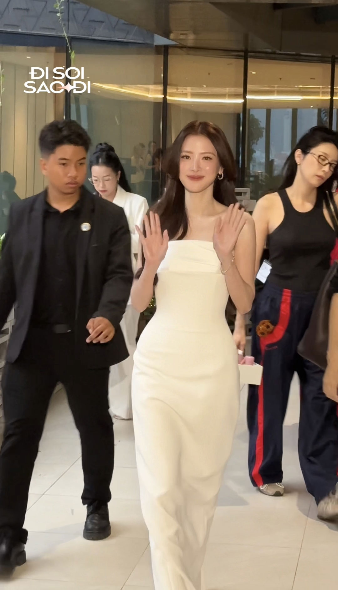 Tinh hoa mỹ nh&acirc;n showbiz hội tụ: Tiểu Vy, Thanh Thuỷ ph&aacute;t s&aacute;ng, Chi Pu đẹp chẳng k&eacute;m Baifern Pimchanok- Ảnh 3.